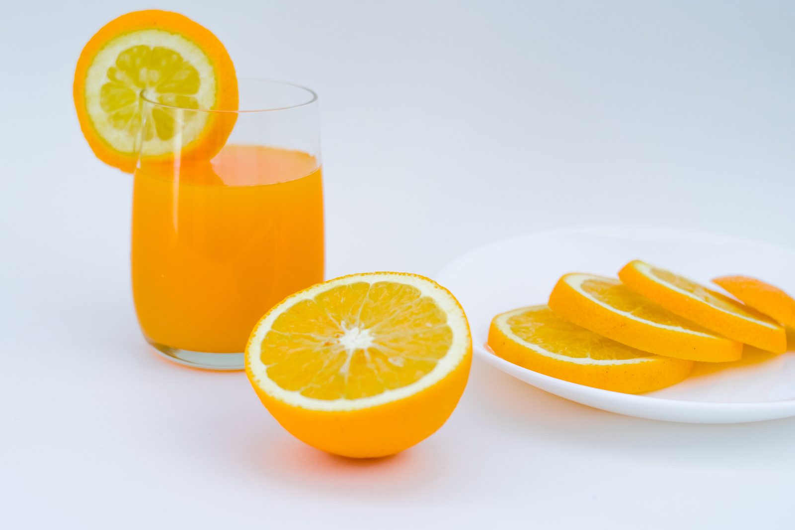 Ett glas fruktjuice utan fibrerna från hel frukt, som kan få blodsockret att stiga snabbare